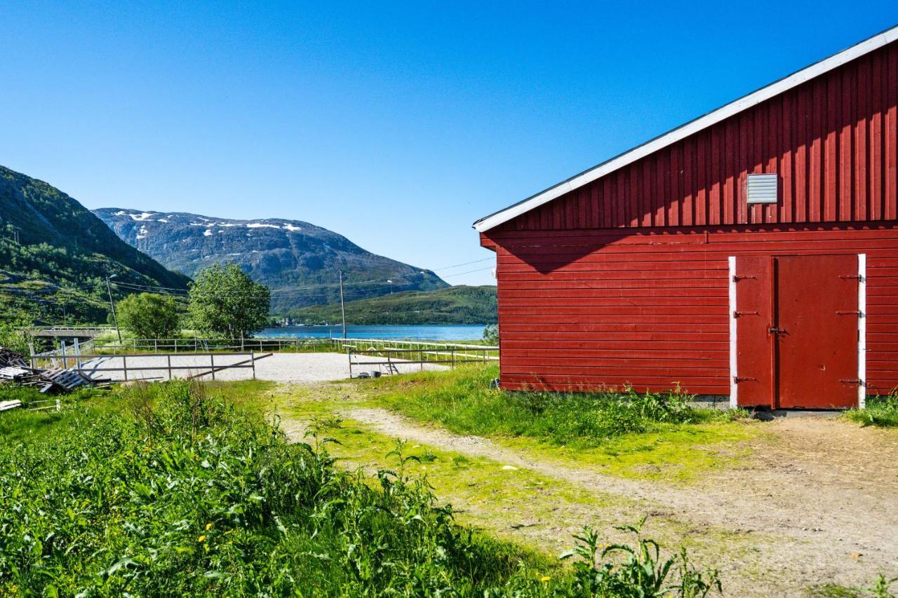 Storjord Farmstay Ranchhouse Kvaloya Exterior photo