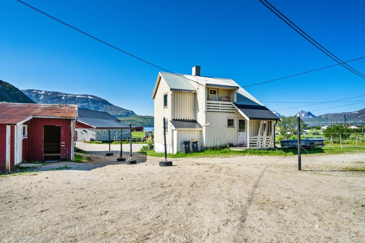 Storjord Farmstay Ranchhouse Kvaloya Exterior photo