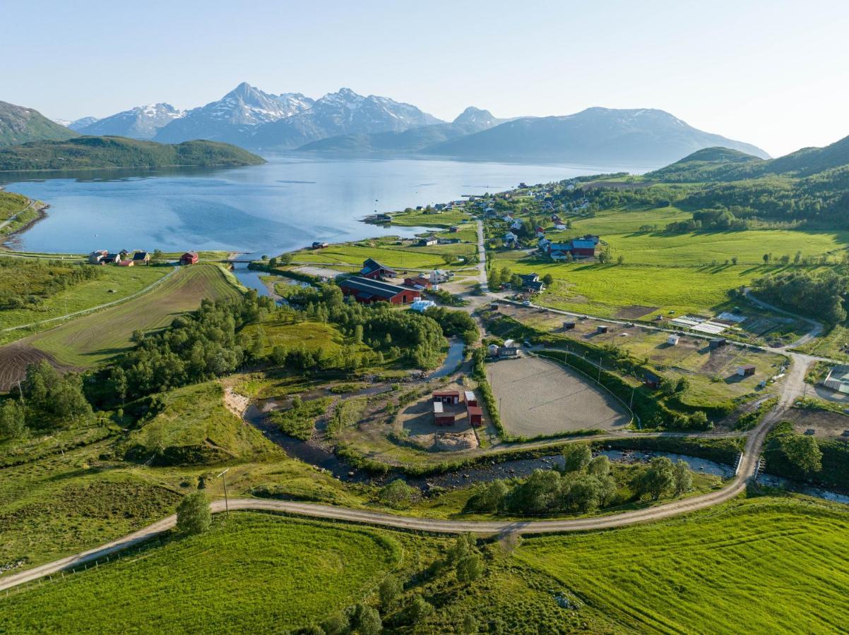 Storjord Farmstay Ranchhouse Kvaloya Exterior photo